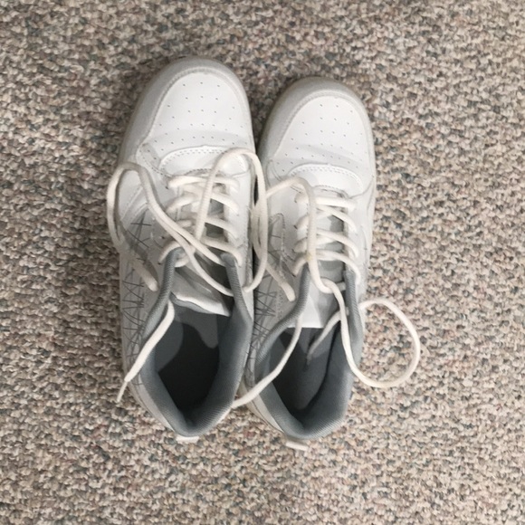 Light Up Sneakers - Picture 5 of 9